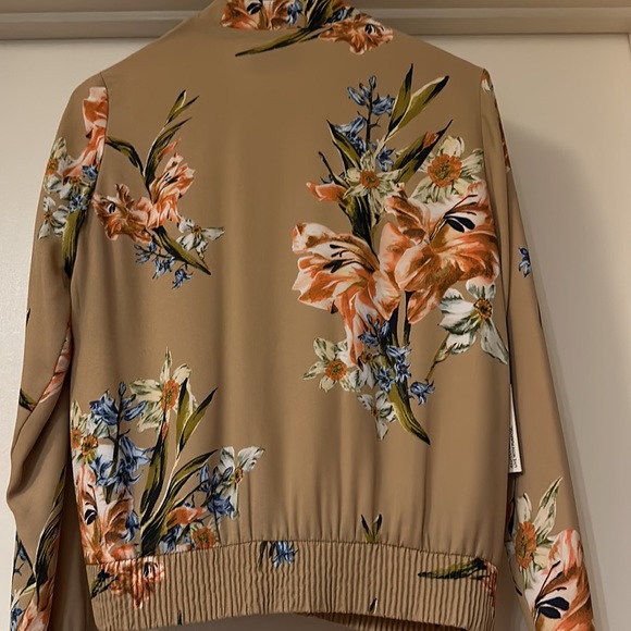 Jacket - Picture 13 of 13